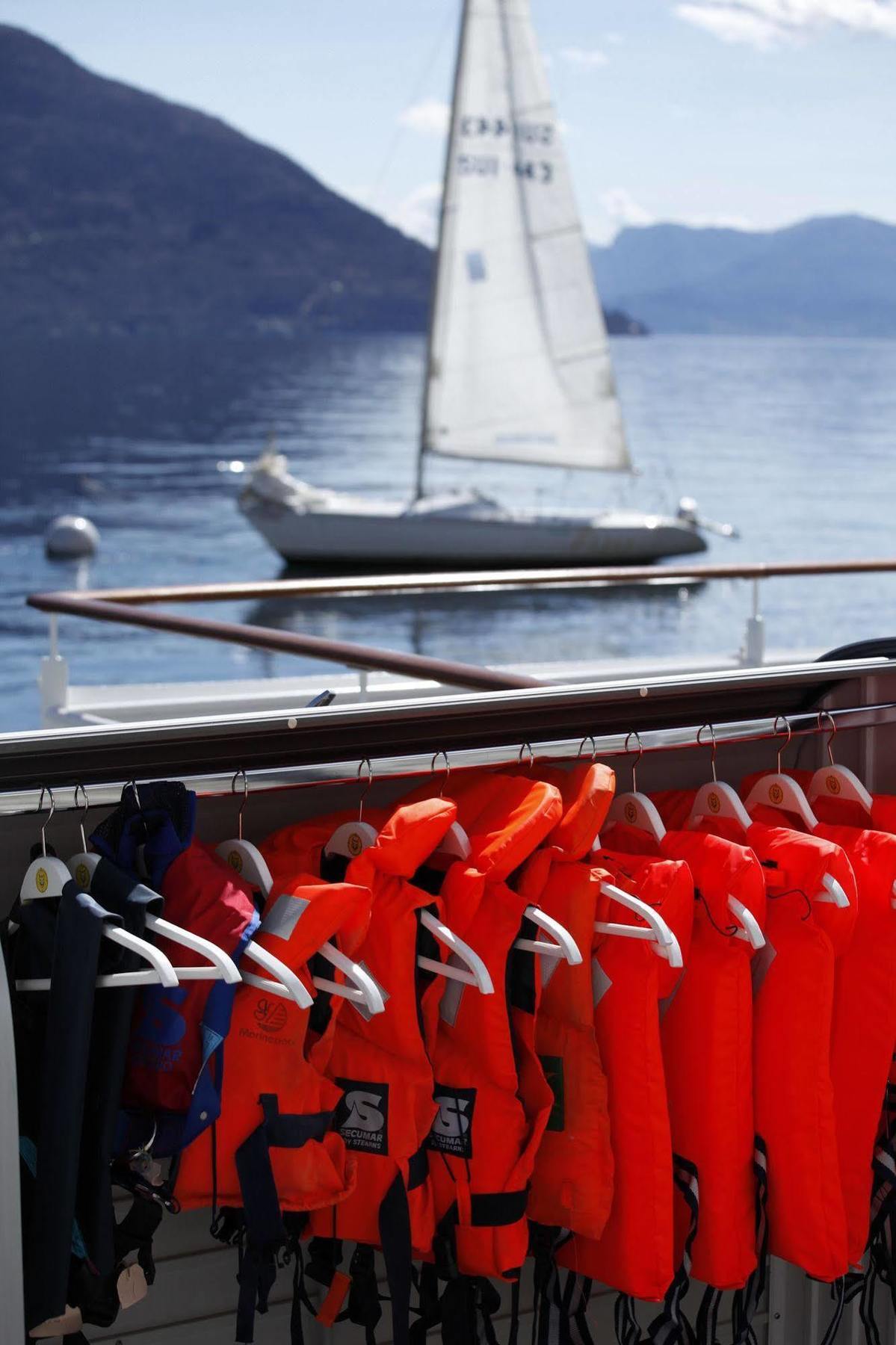 Holiday Hotel YACHTSPORT RESORT Brissago Exterior foto
